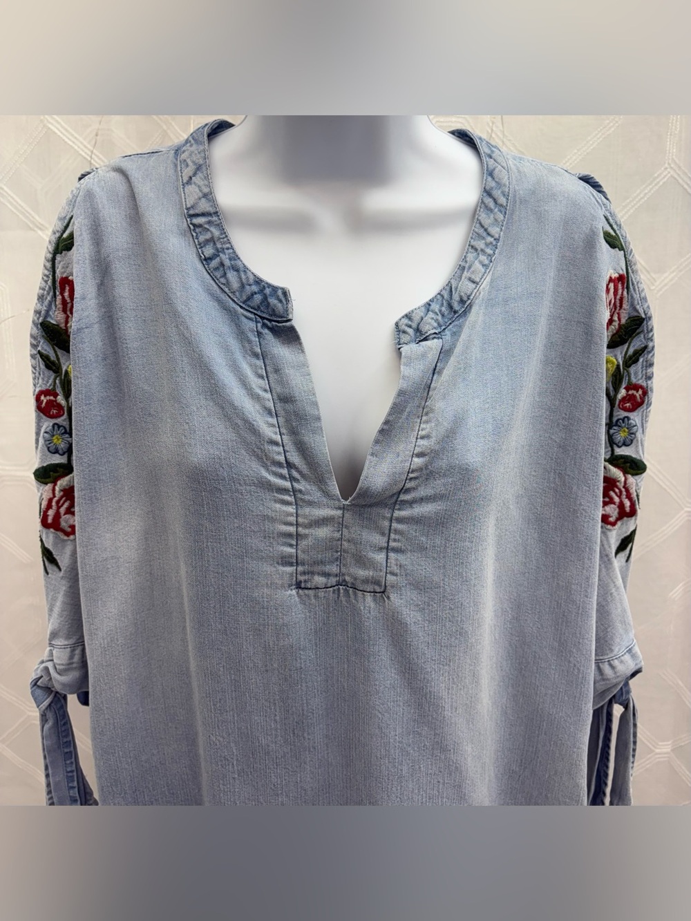 Velvet Heart Women’s Boho Denim Chambray Tencel Embroidered  CottagecoreBlouse L
